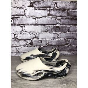 EQLZ #3000 White Black Foam Rubber Sneakers Slip On Shoes Women Sz 39EU/8.5M US